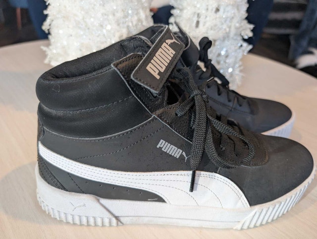 #Cleanout Puma high tops