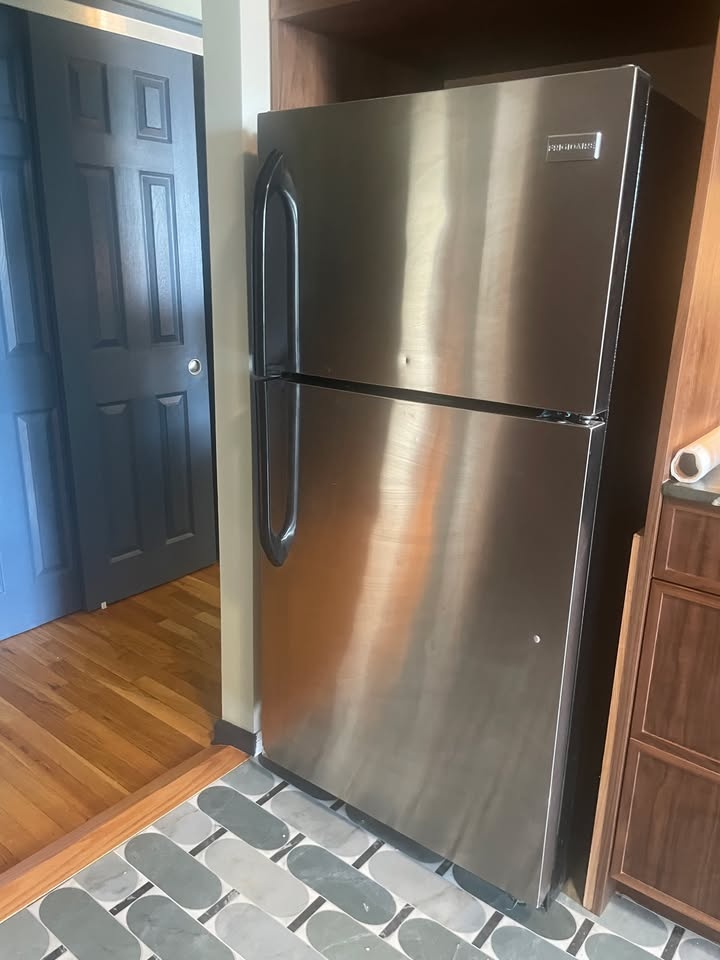 Frigidaire Refrigerator (Stainless Steel) - photo 3