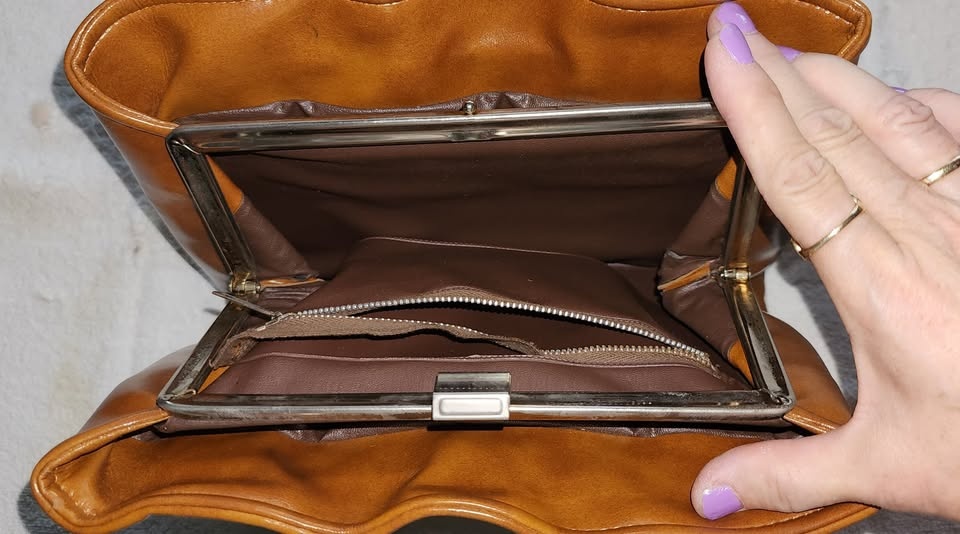 Women's brown purse - medium sized - photo 2