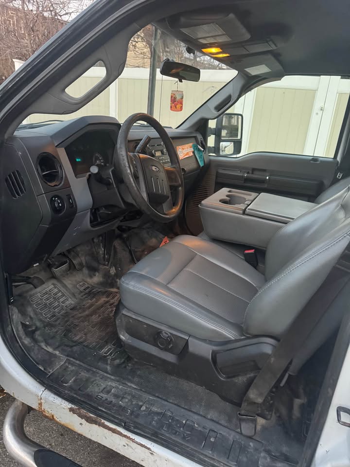 2011 Ford F250 Super Duty Crew Cab · XL Pickup 4D 8 ft - photo 5