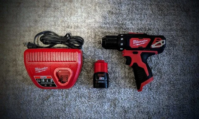 Milwaukee M12 Brushless Drill Set