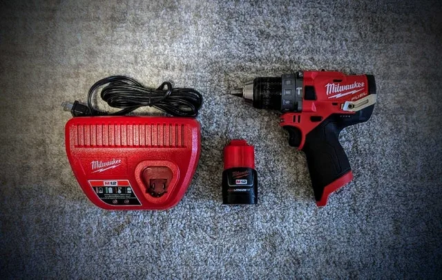 Milwaukee M12 Fuel Hammer Drill Set