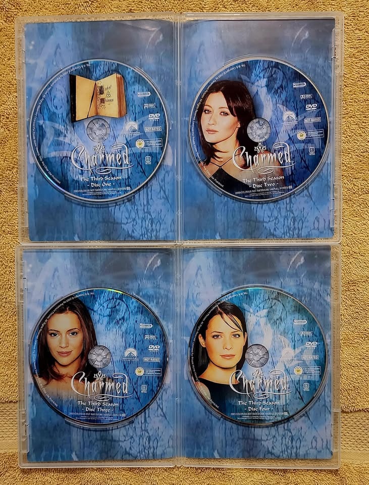 Charmed - The complete 3rd season DVD (2000-2001) - photo 3
