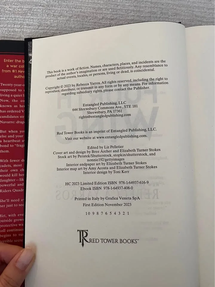 HOLIDAY & FIRST EDITION FOURTH WING & IRON FLAME (signed) image indicator(4)