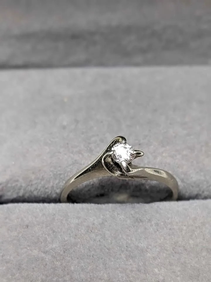 14k White Gold Solitaire Ring 0.16ct Diamond Vintage Size 6