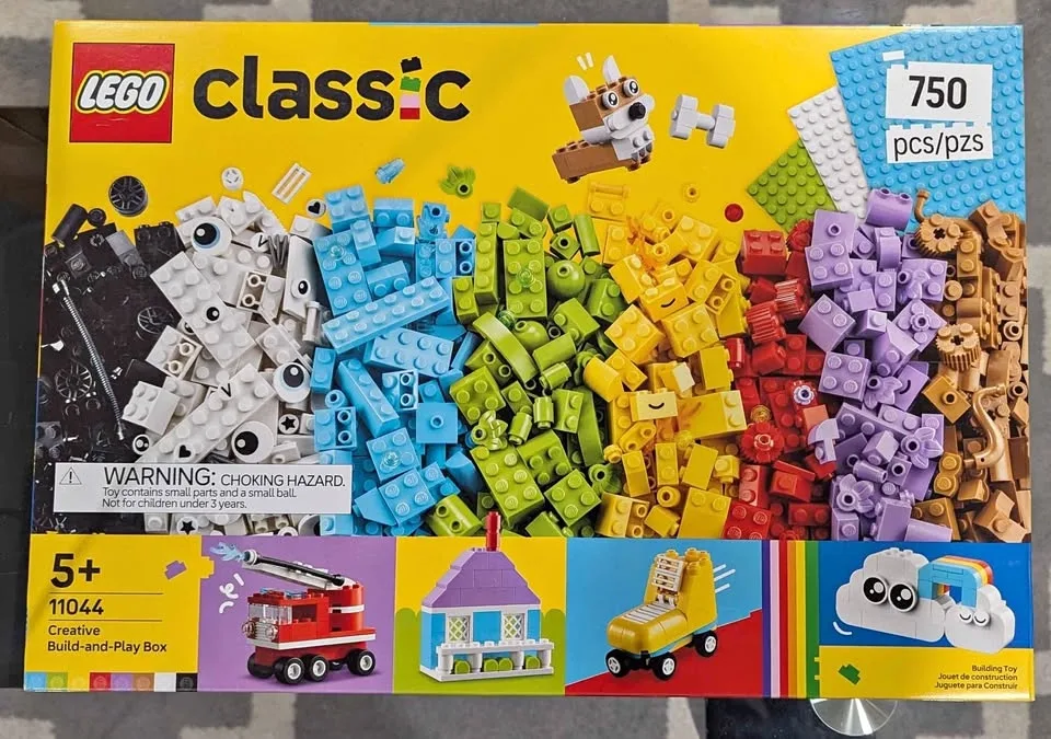 LEGO Classic 11044 Creative Build and Play Box