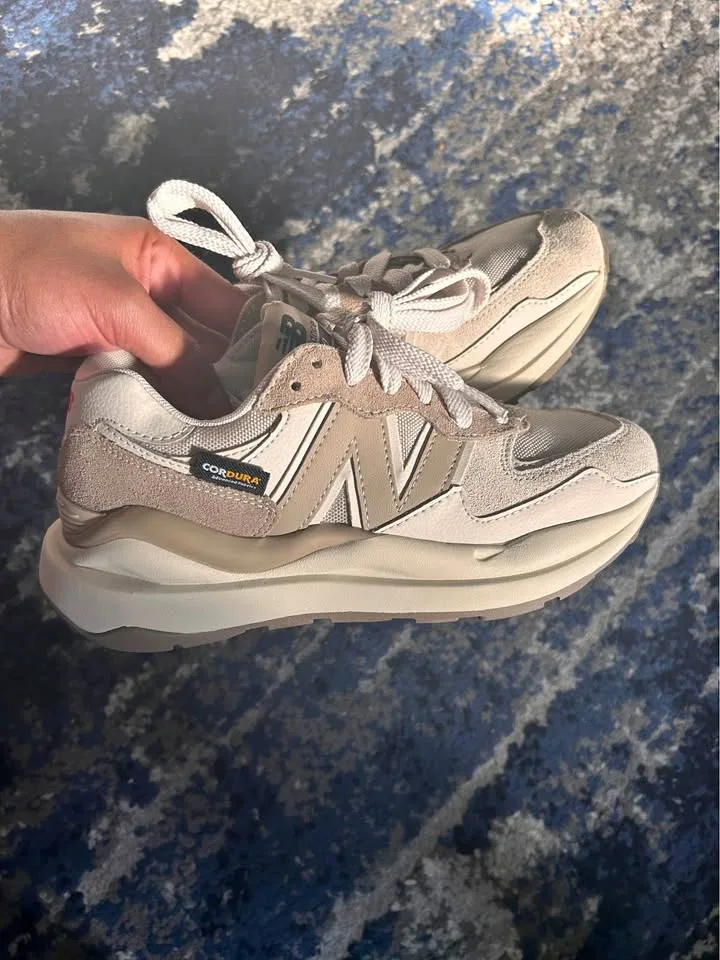New Balance 5740 TimberWolf size 5 thumbnail