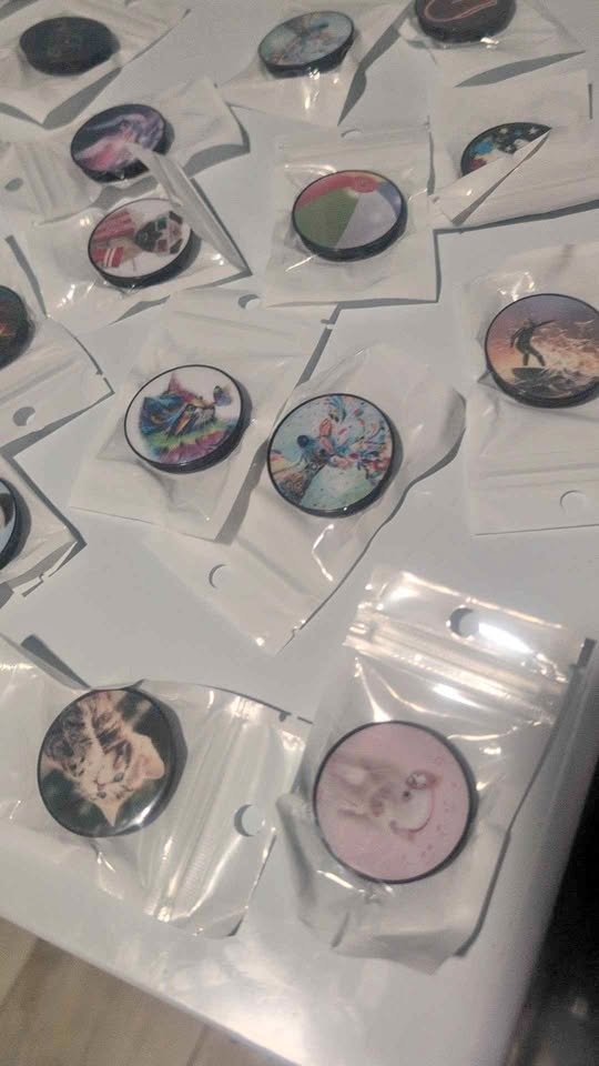 Brand New Pop Sockets
