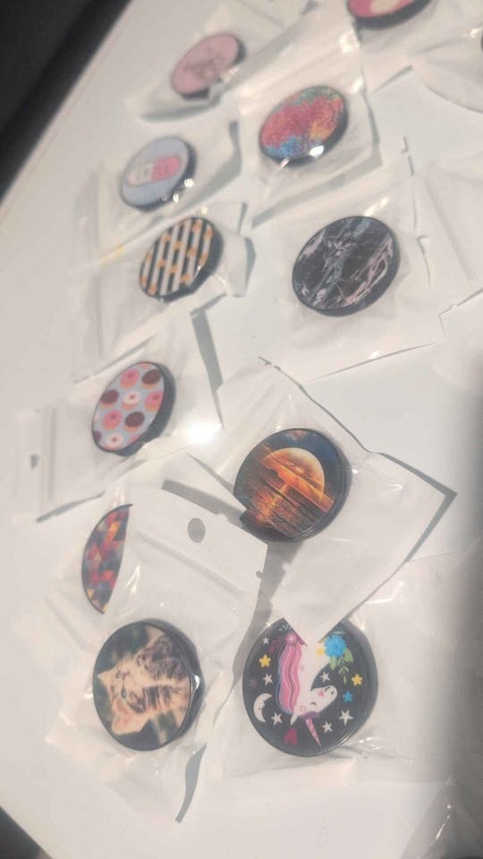 Brand New Pop Sockets - photo 2