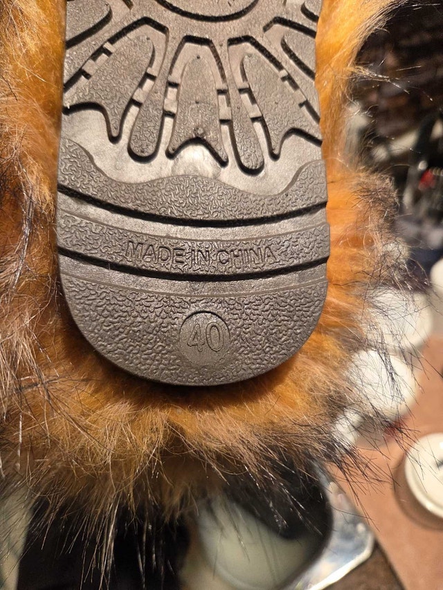 Fur boots size 8-9 - photo 2