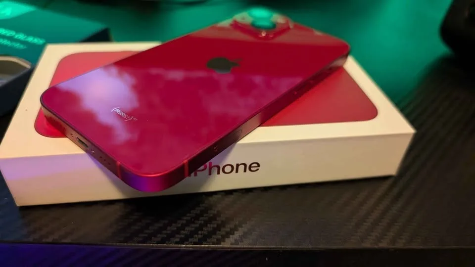 iPhone 13 Product Red Mint Condition image indicator(6)