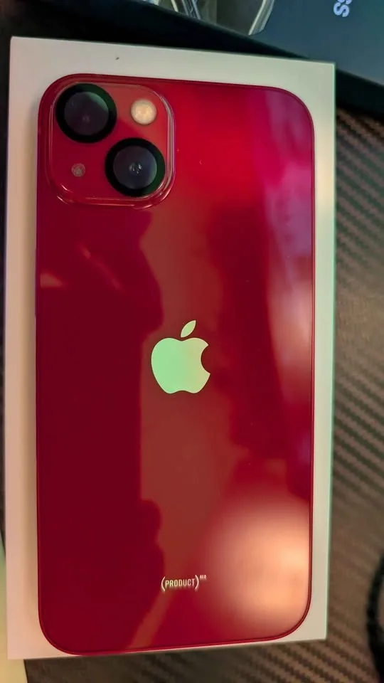 iPhone 13 Product Red Mint Condition image indicator(8)