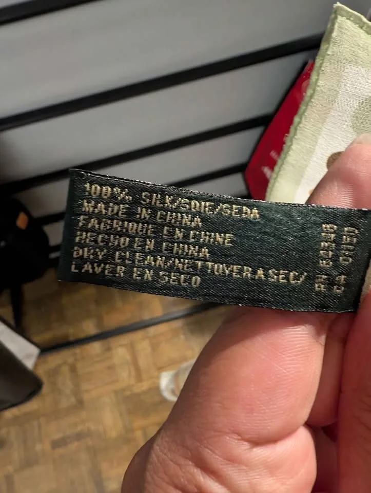 Silk scarf image indicator(5)