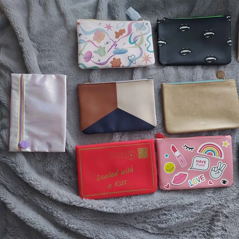 13 makeup bags image indicator(2)