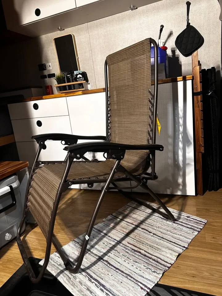 Reclining Chair – Excellent Condition Like New image indicator(6)