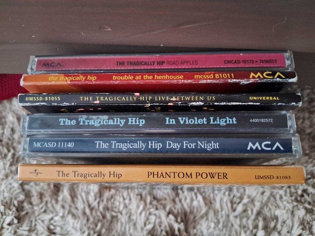 6x TRAGICALLY HIP cds - photo 2