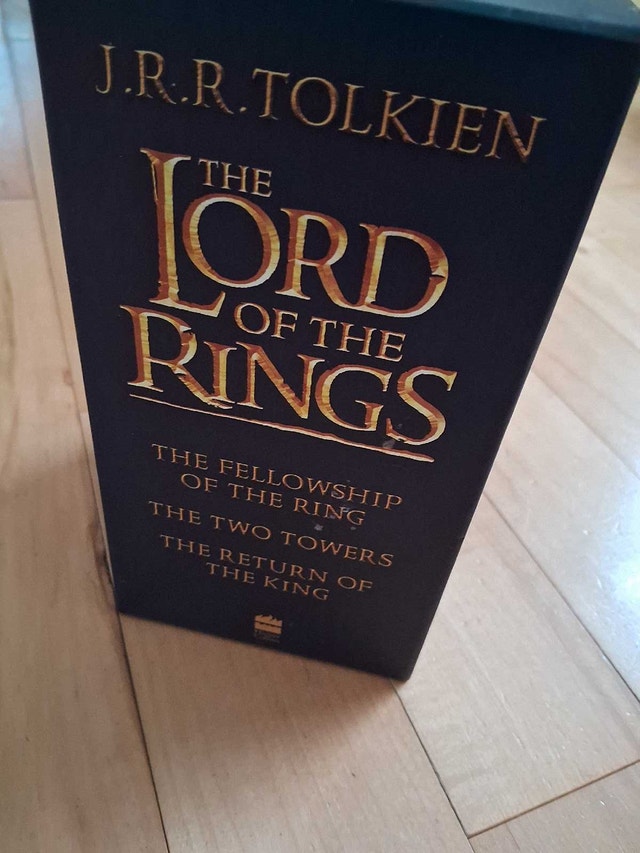 THE LORD OF THE RINGS (7 BOOK BOX SET) - photo 3