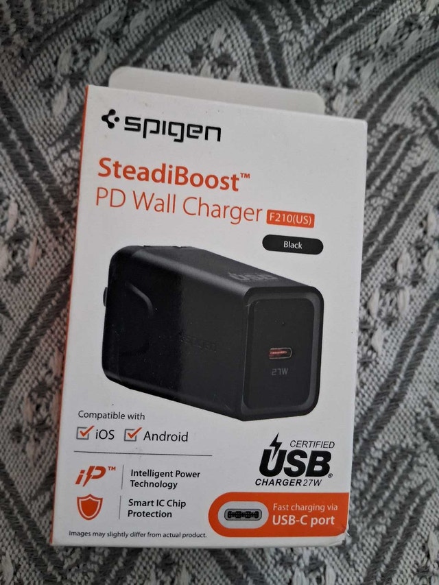 SPIGEN STEADIBOOST USB-C FAST CHARGER (IN SEALED BOX)