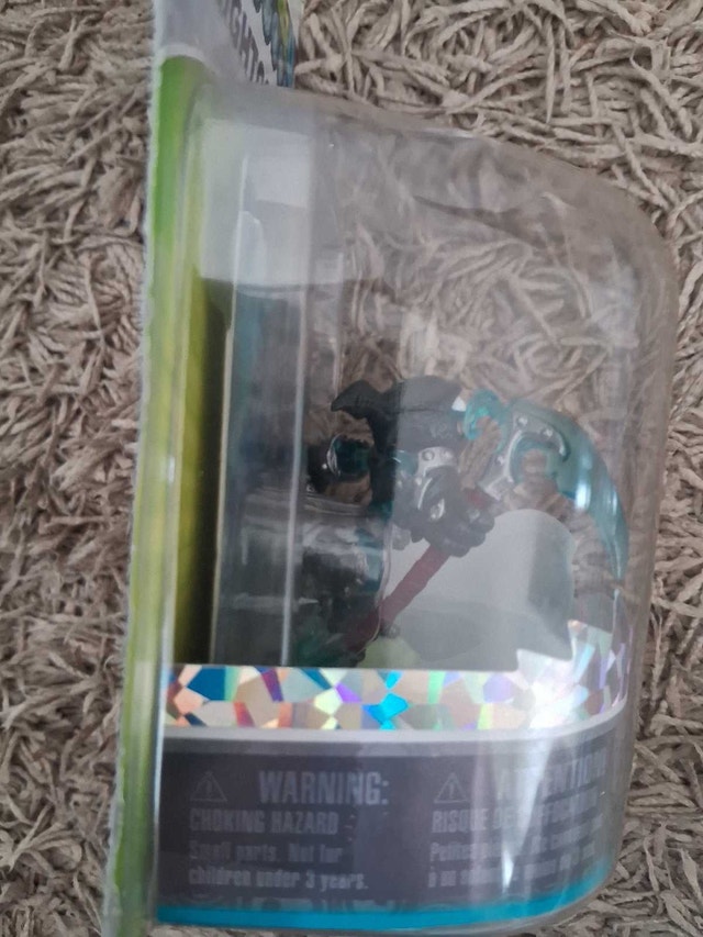 GRIM CREEPER (LIGHTCORE SKYLANDER) - photo 2
