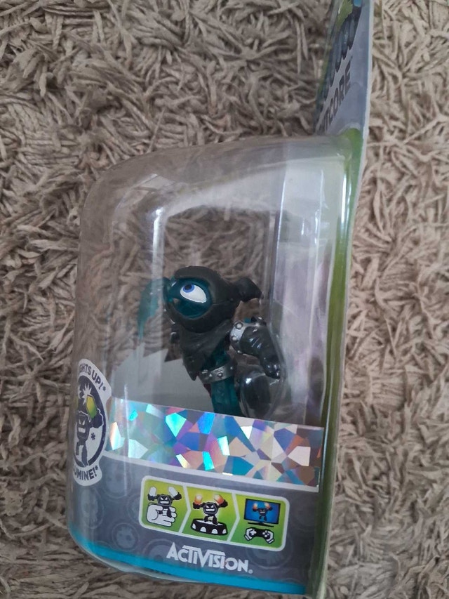GRIM CREEPER (LIGHTCORE SKYLANDER) - photo 4