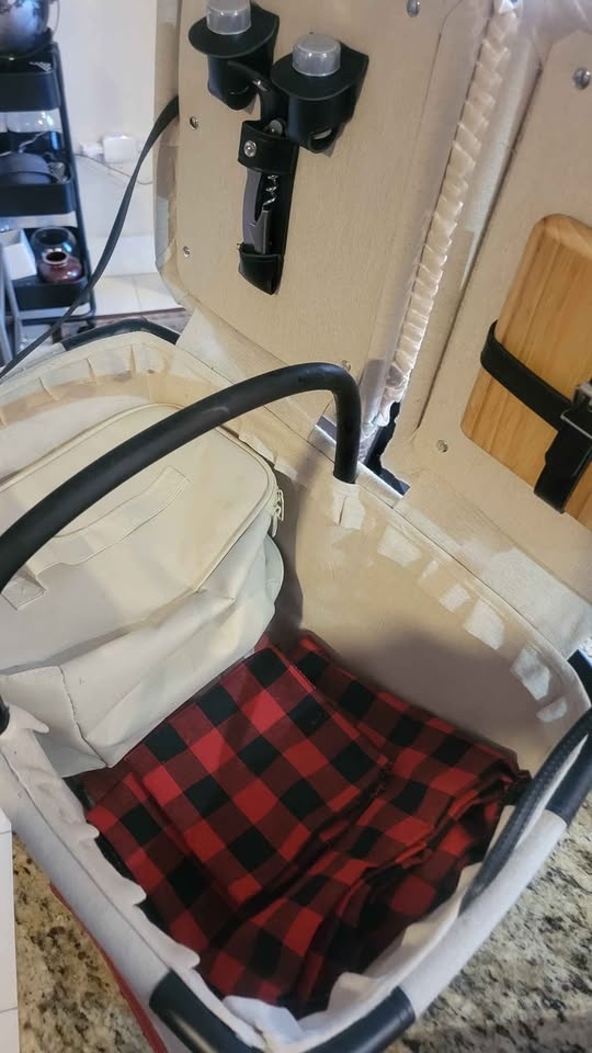 #Cleanout- Sturdy Stella Artois picnic basket set - photo 3
