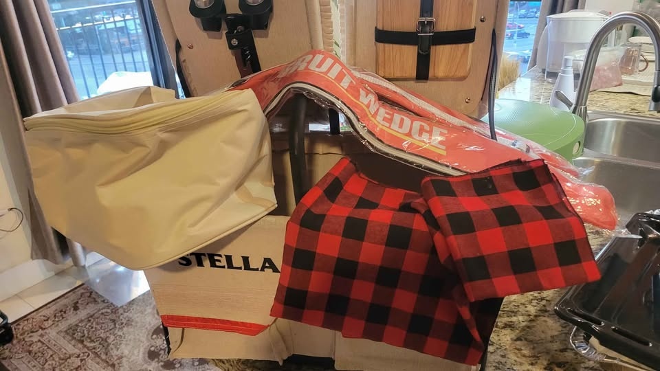 #Cleanout- Sturdy Stella Artois picnic basket set - photo 5