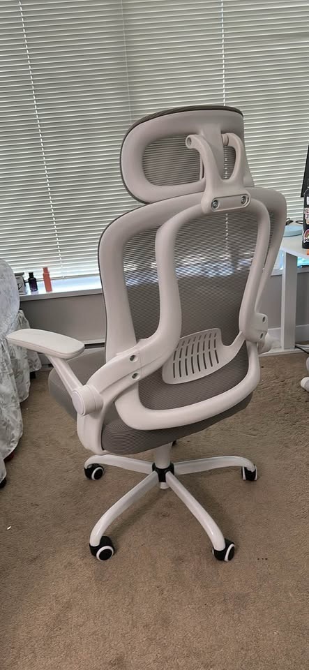 Ergonomic Mesh Office Chair - photo 2
