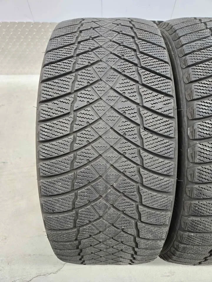 Winter Tires- 225/45R17 image indicator(2)