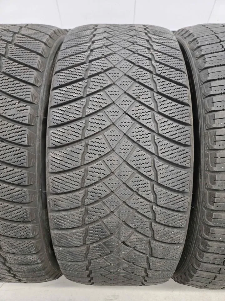 Winter Tires- 225/45R17 image indicator(3)