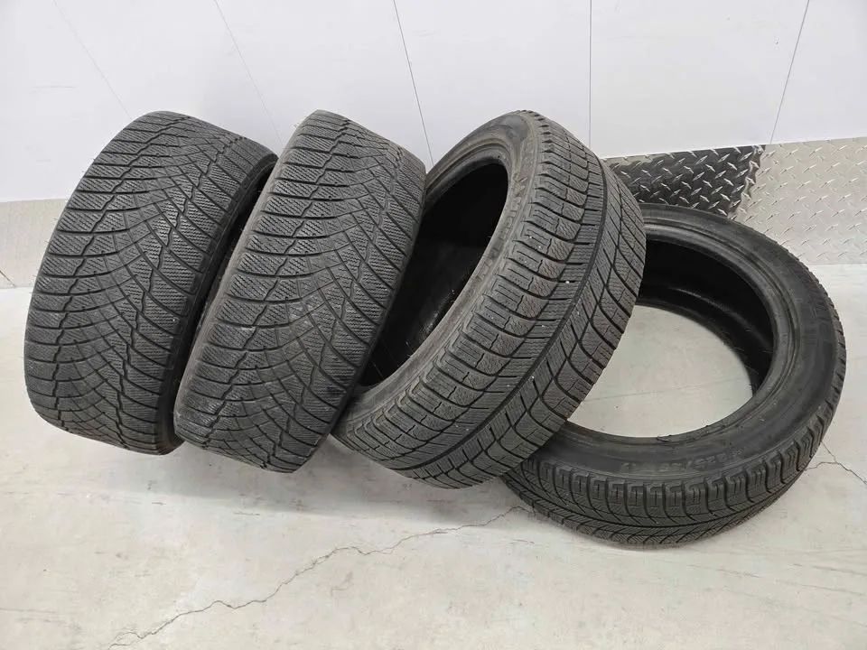 Winter Tires- 225/45R17 image indicator(6)