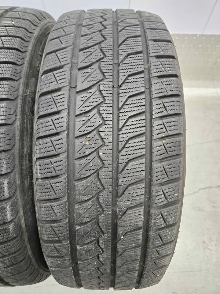 Farroad Winter Tires- 215/60R16 image indicator(5)