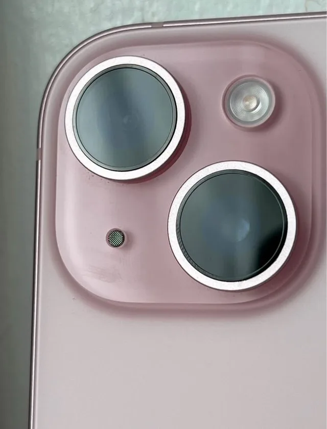 Pink iPhone 15 128GB 90% Battery