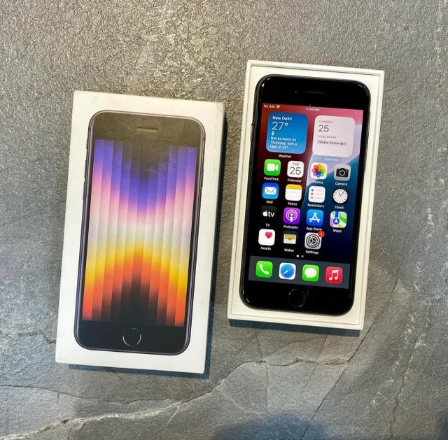 iPhone SE 90% Battery (FIRM PRICE)