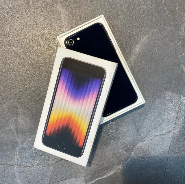 iPhone SE 90% Battery (FIRM PRICE) image indicator(3)