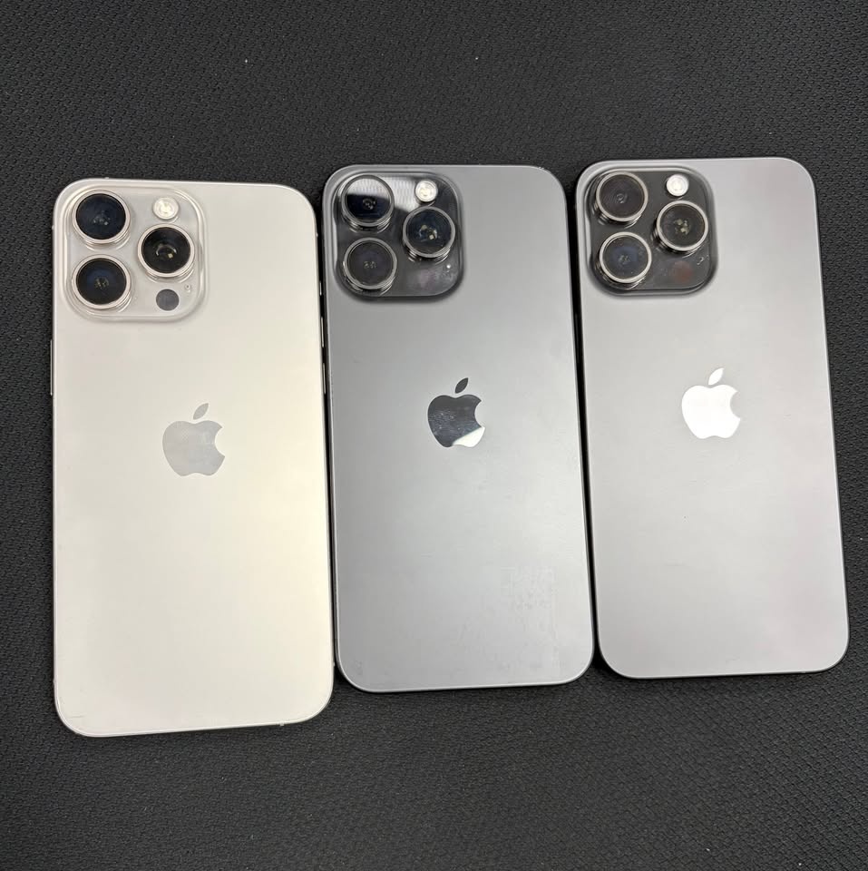 iPhone 15 Pro Max 256GB | Natural | Black | Titanium