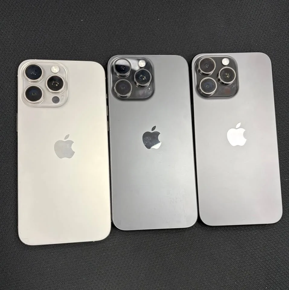 iPhone 15 Pro Max 256GB | Natural | Black | Titanium