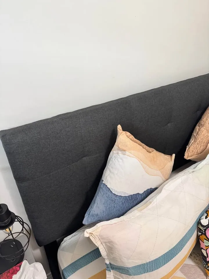 Queen size storage bed with mattress - ‼️Everything must go‼️ image indicator(3)