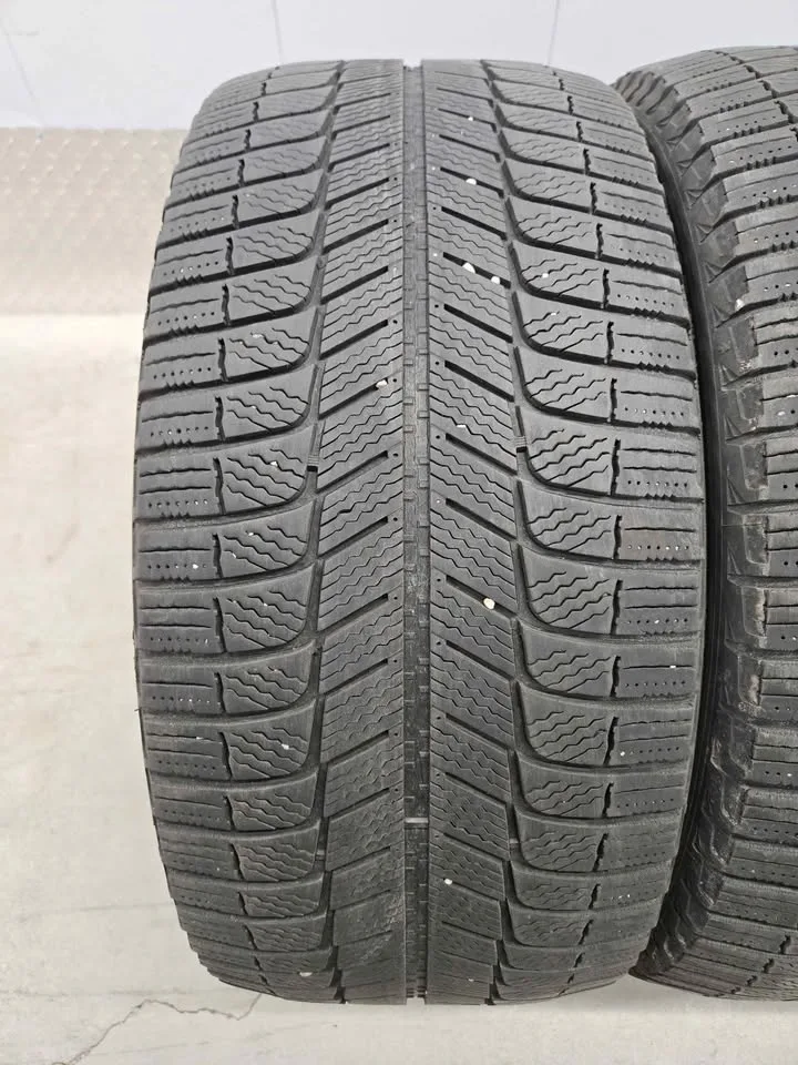 Michelin X-Ice Winter Tires- 245/40R18 image indicator(2)