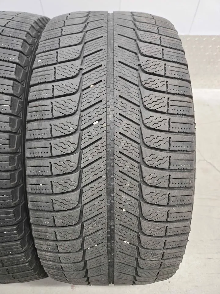 Michelin X-Ice Winter Tires- 245/40R18 image indicator(5)