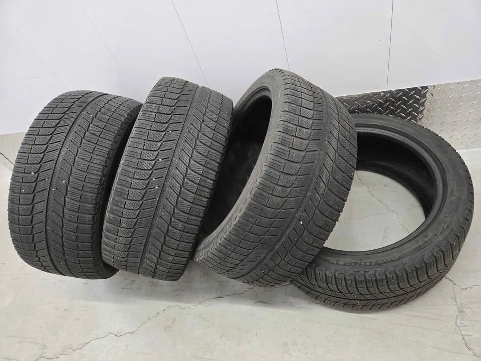 Michelin X-Ice Winter Tires- 245/40R18 image indicator(6)