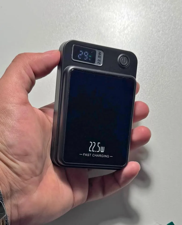 Magnetic wireless power bank, phone charger and fast charger *NE