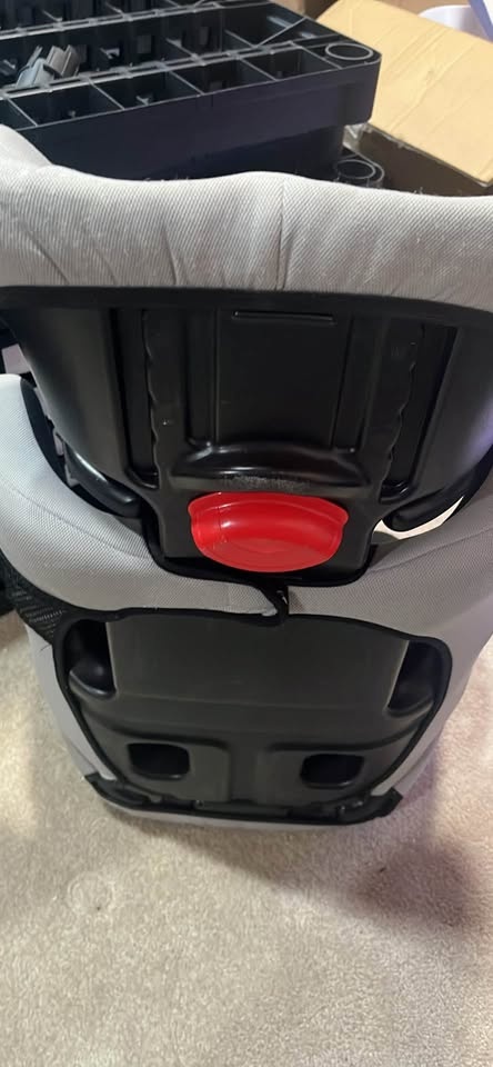 Car Booster Seat - photo 3