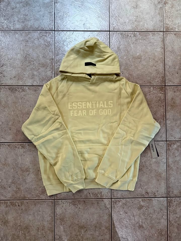 *AUTHENTIC* Essentials FW22 Canary Hoodie