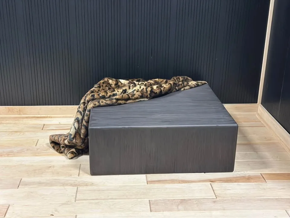 Distress Solid Wood Coffee Table image indicator(4)