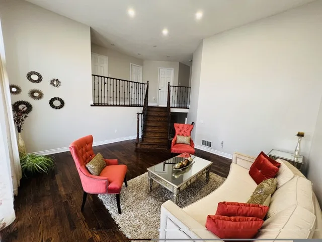 Luxury Living Room Furniture Set (7-Piece) image indicator(4)