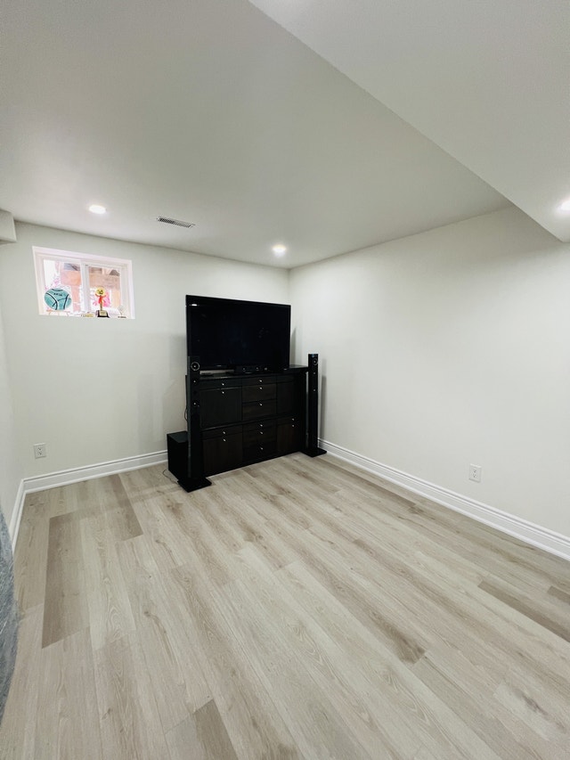 Legal Brand-New 2 Bed 1 Bath basement for Rent - photo 4