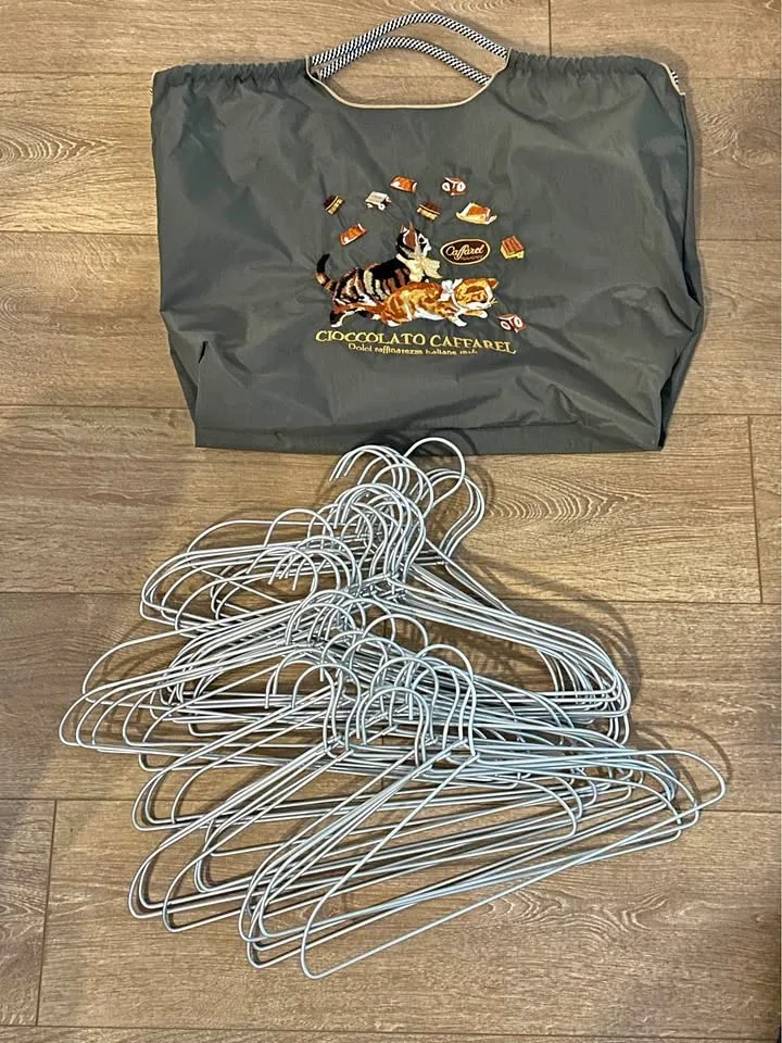 Lightweight sturdy hangers and clips with tote