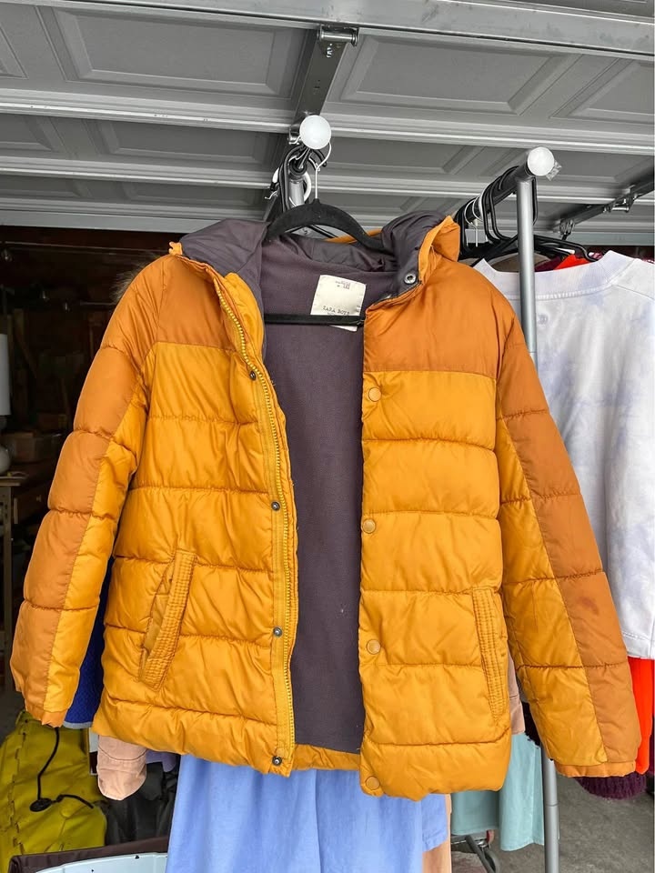 Zara kids orange puffer jacket #Cleanout
