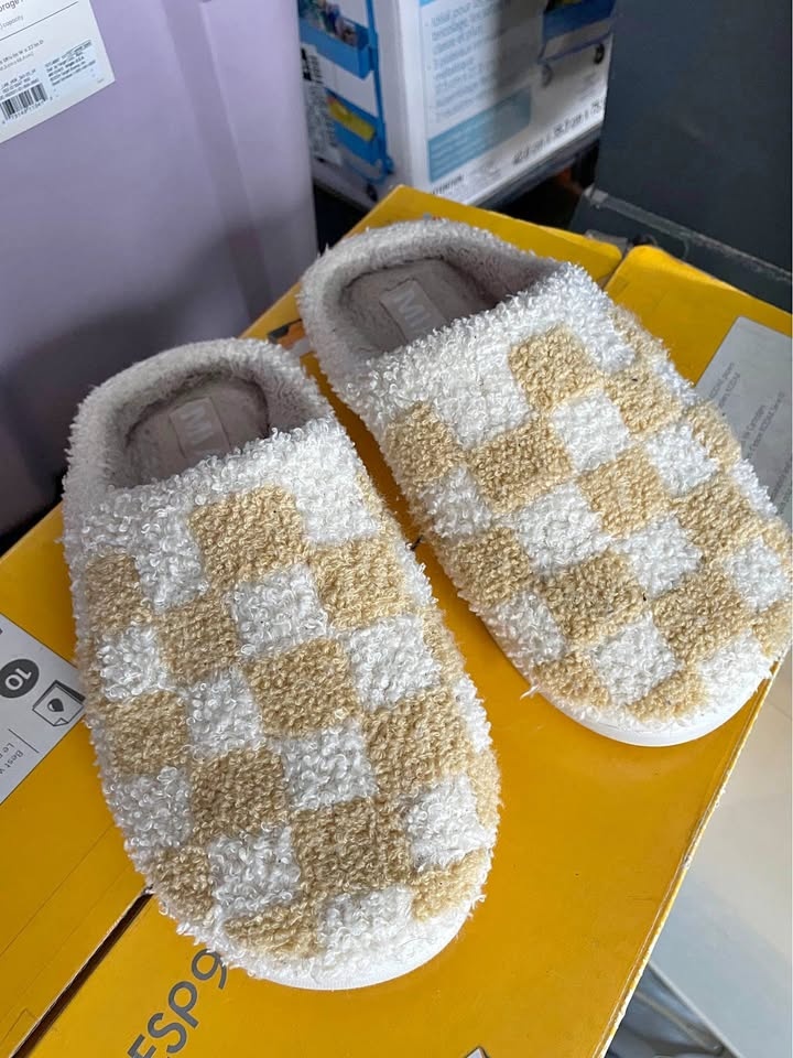 Checkered fuzzy slippers #Cleanout