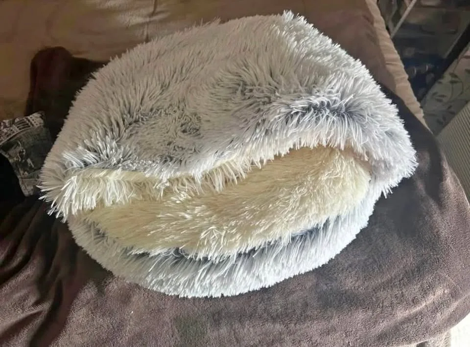 Cat Bed for Indoor Cats, Calming Cozy Cave